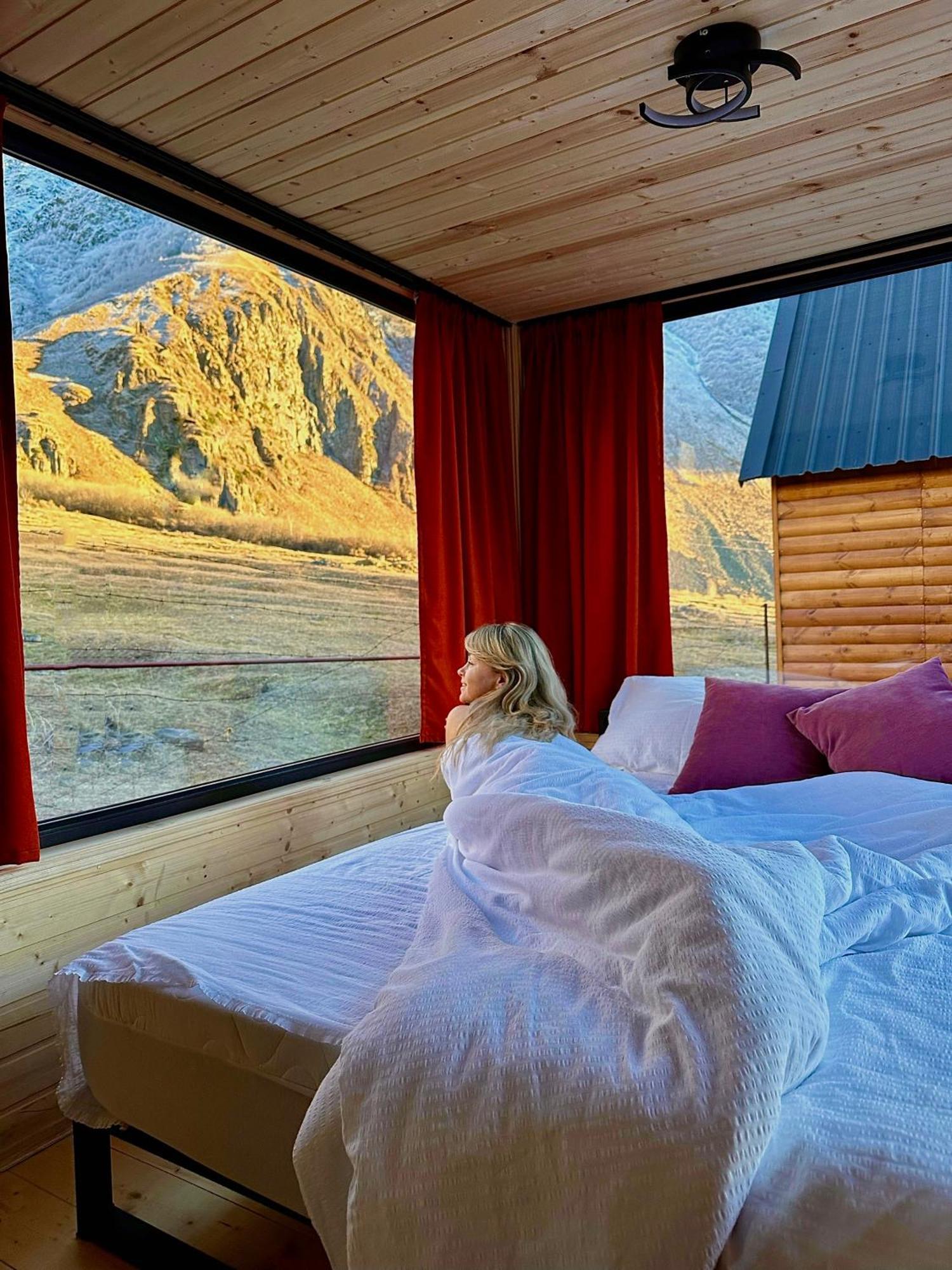 Kazbegi Inn Cottages Bagian luar foto