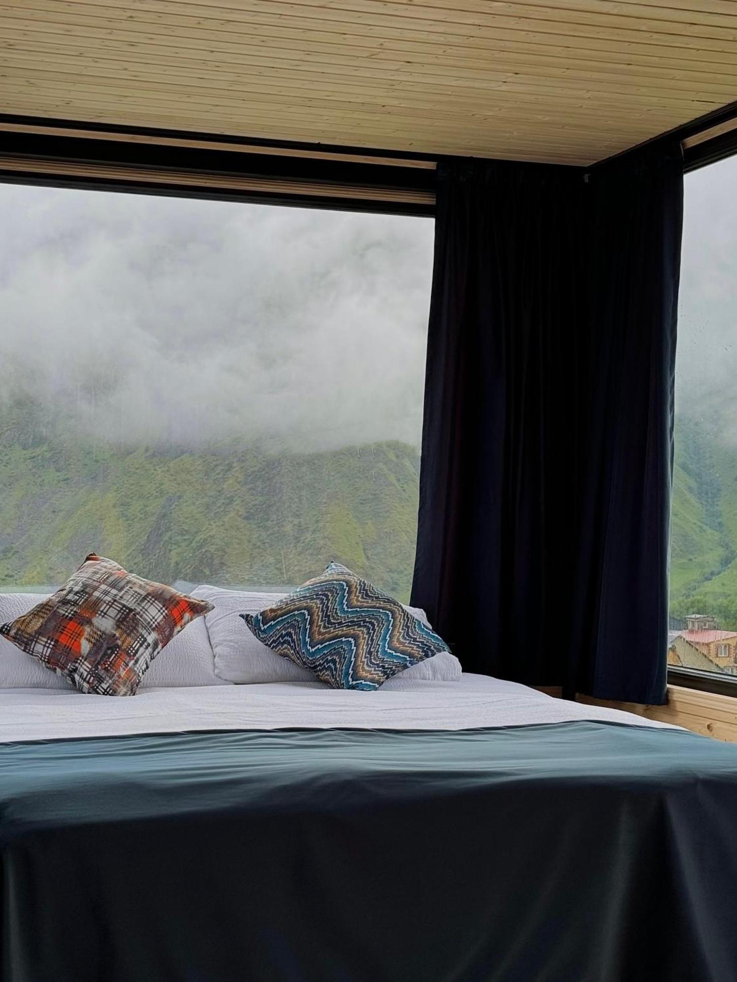 Kazbegi Inn Cottages Bagian luar foto