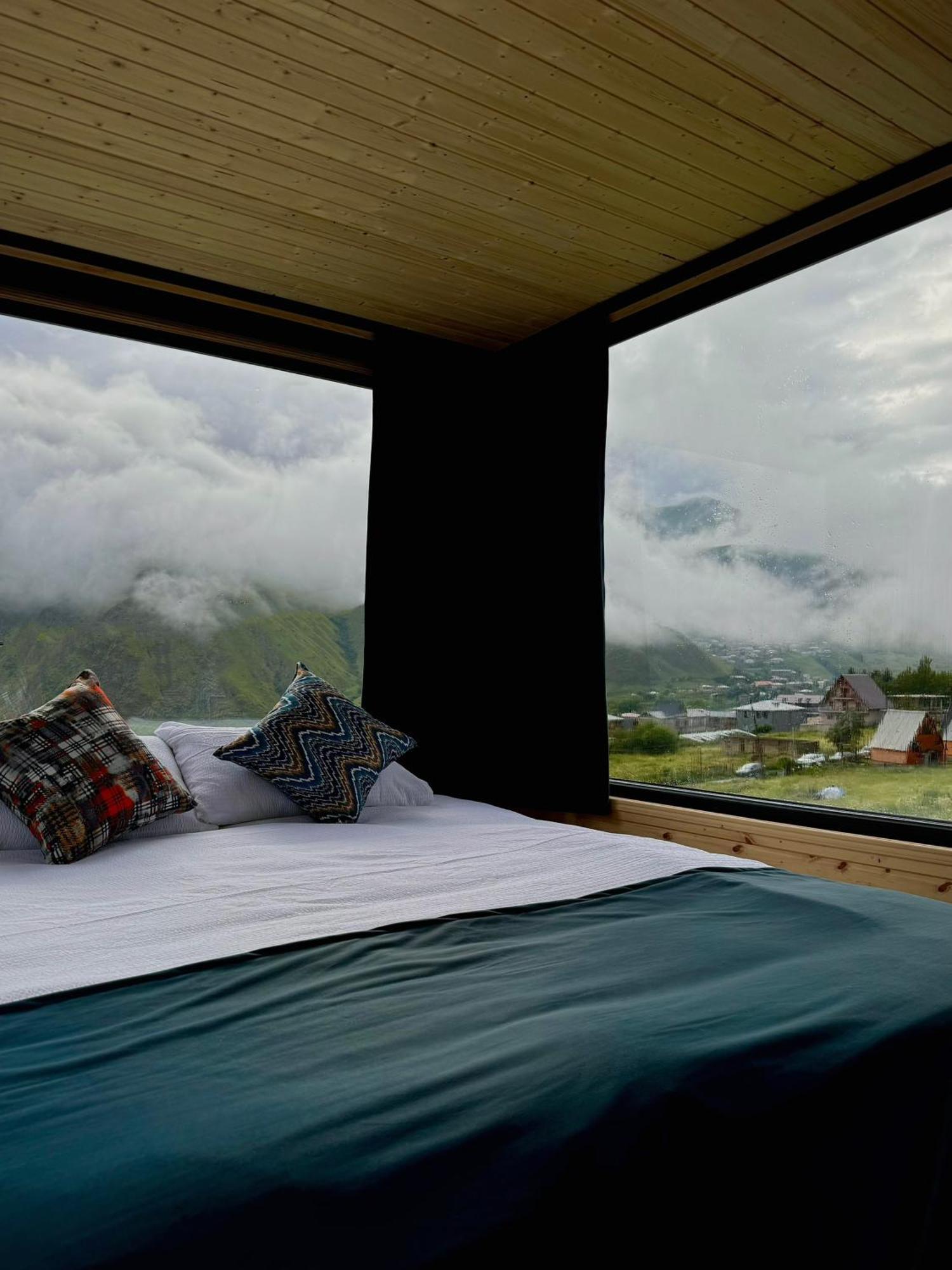 Kazbegi Inn Cottages Bagian luar foto