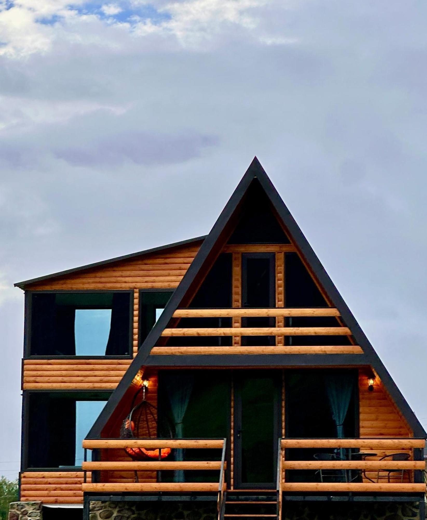 Kazbegi Inn Cottages Bagian luar foto